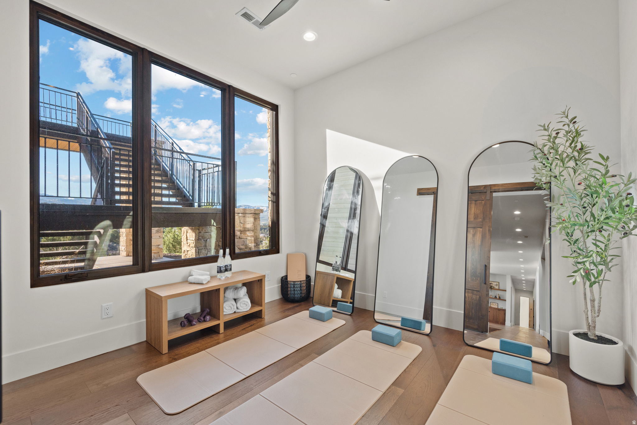 RED LEDGES - Residential