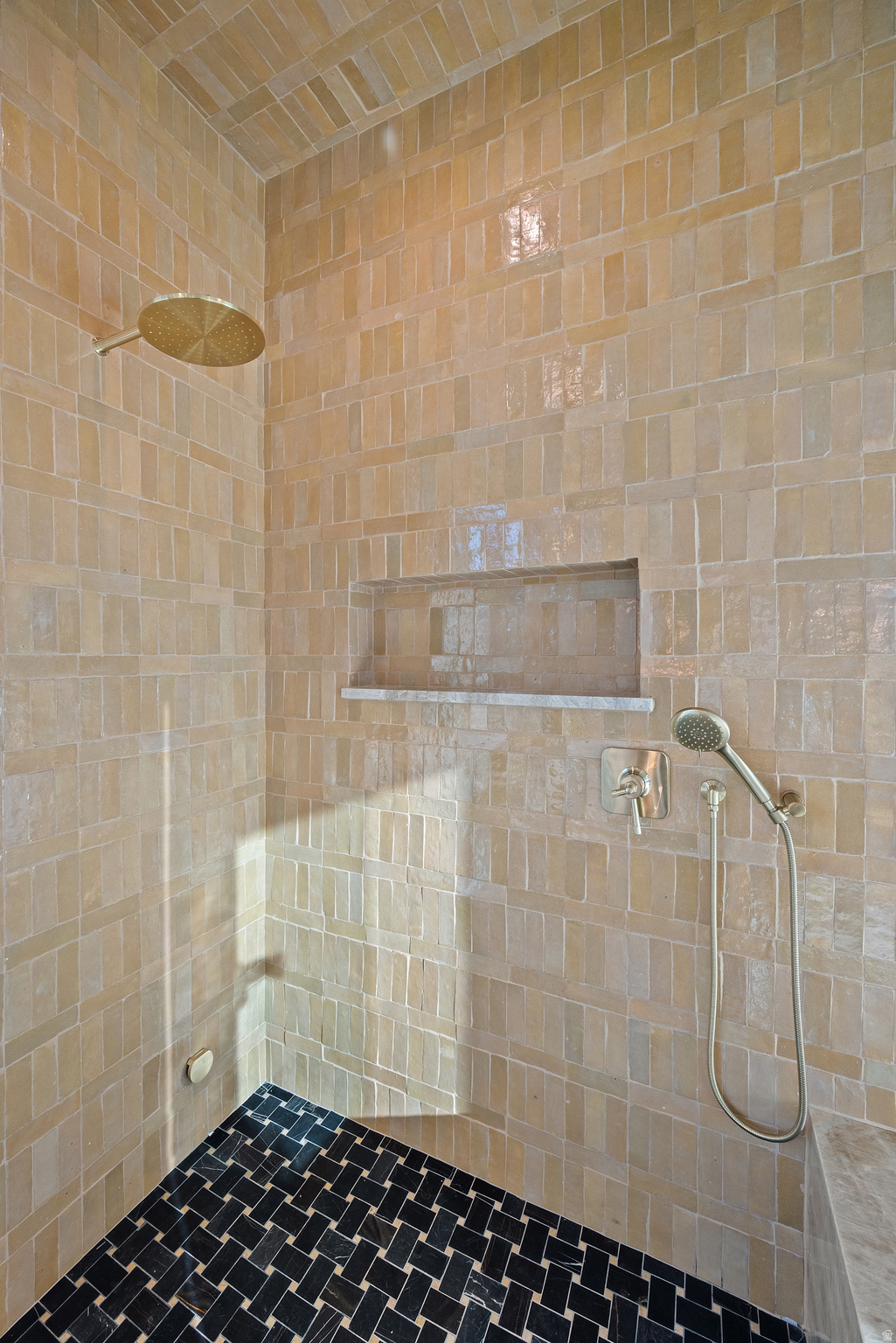 RED LEDGES - Residential