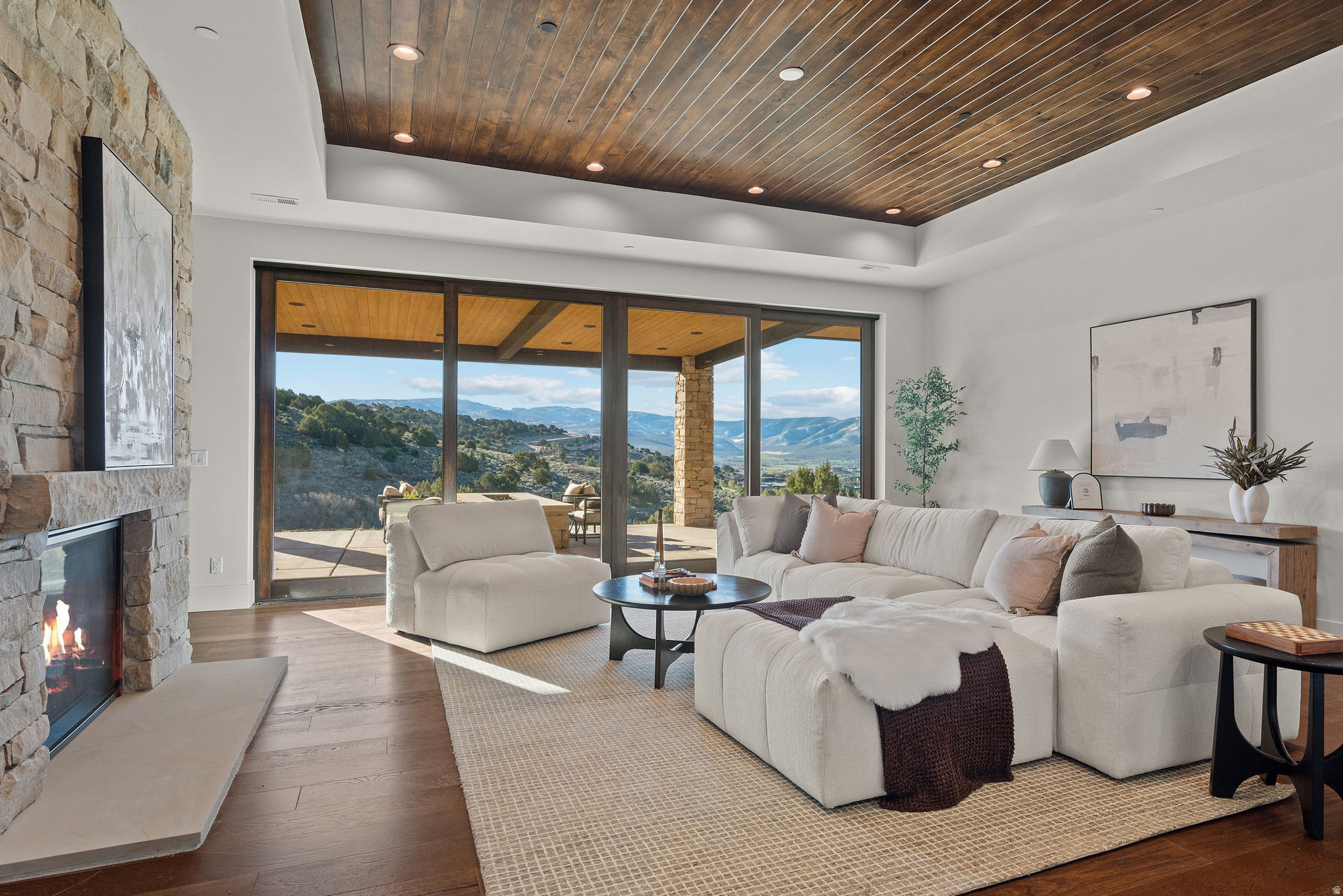 RED LEDGES - Residential