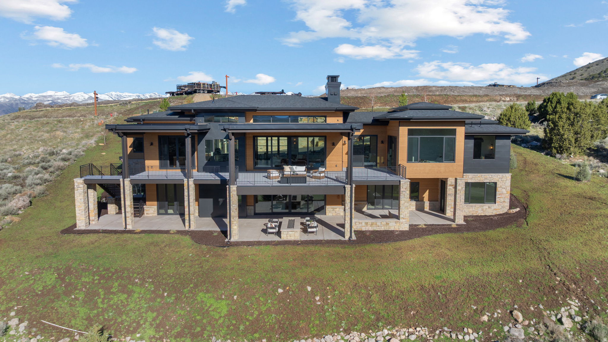 RED LEDGES - Residential