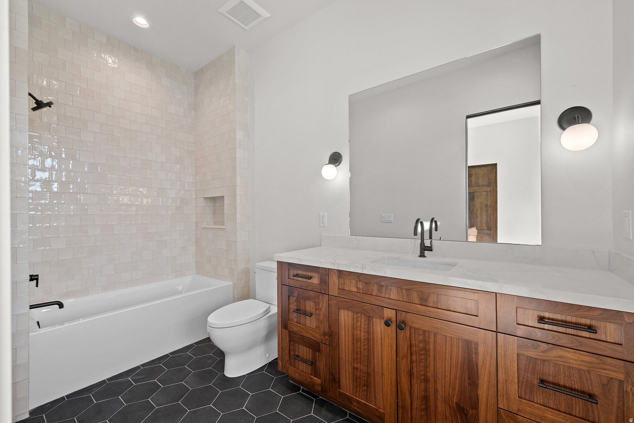 RED LEDGES - Residential