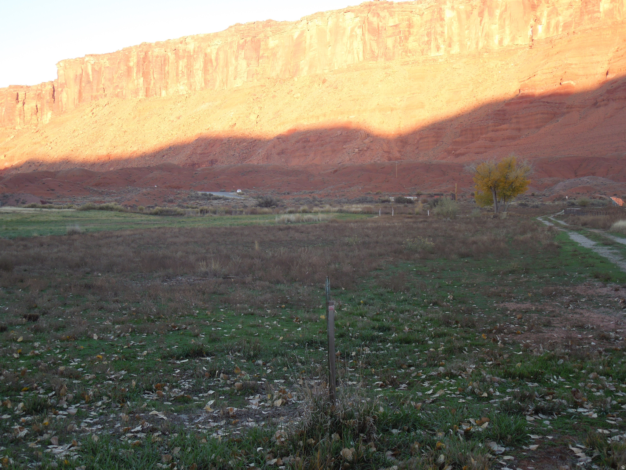 CASTLE VALLEY RIVER RANCHOS - Land
