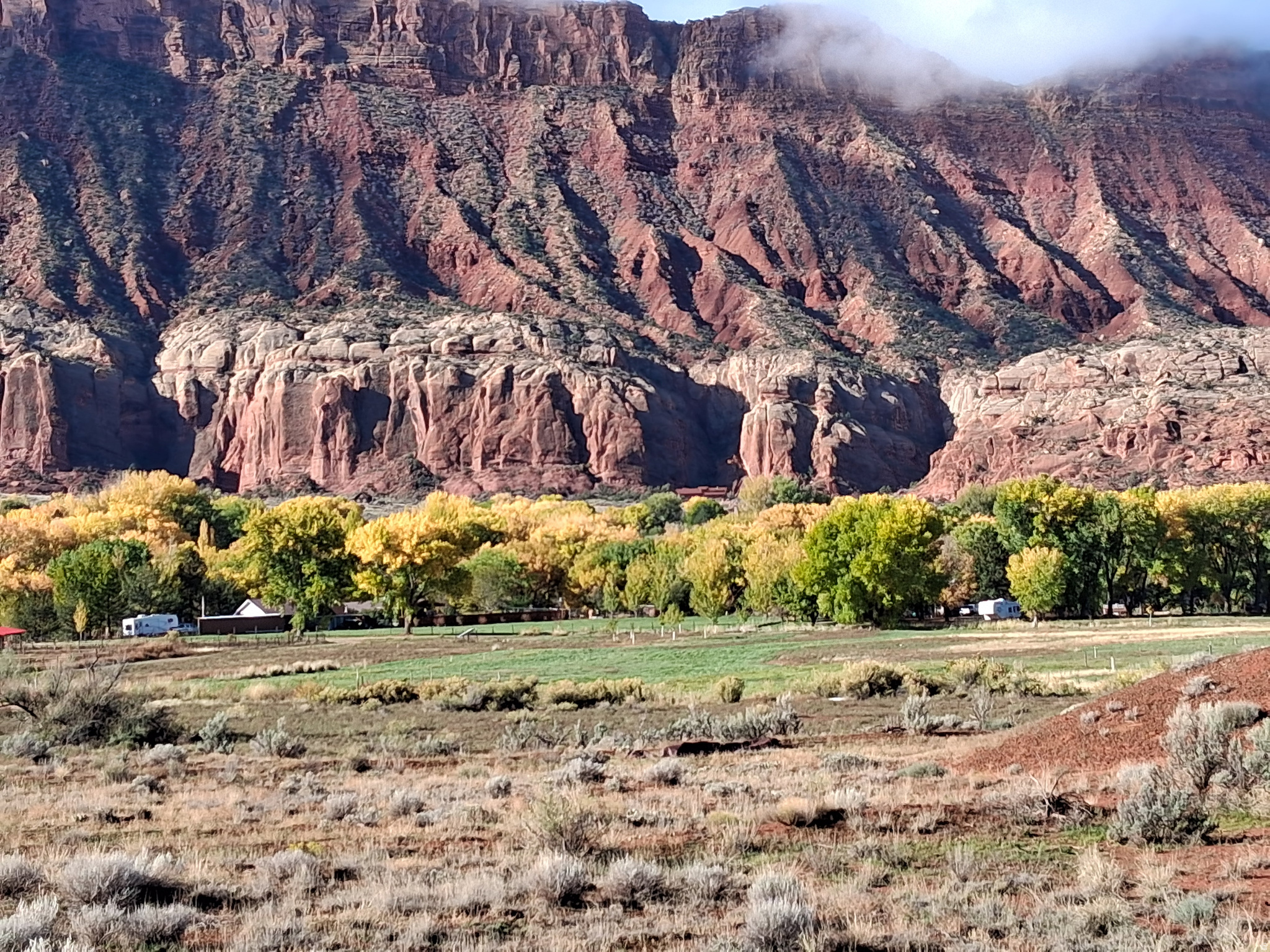 CASTLE VALLEY RIVER RANCHOS - Land