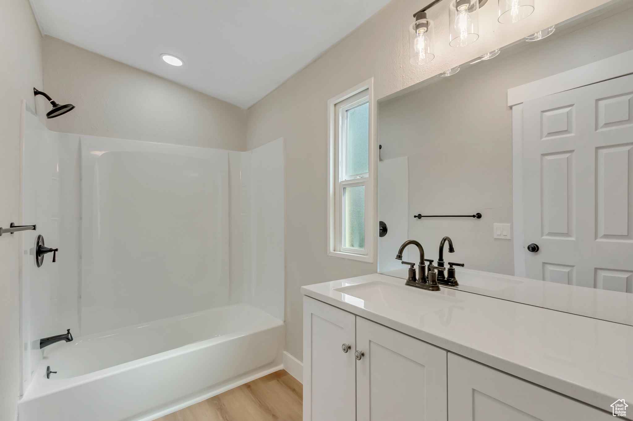 CAMELOT - Residential