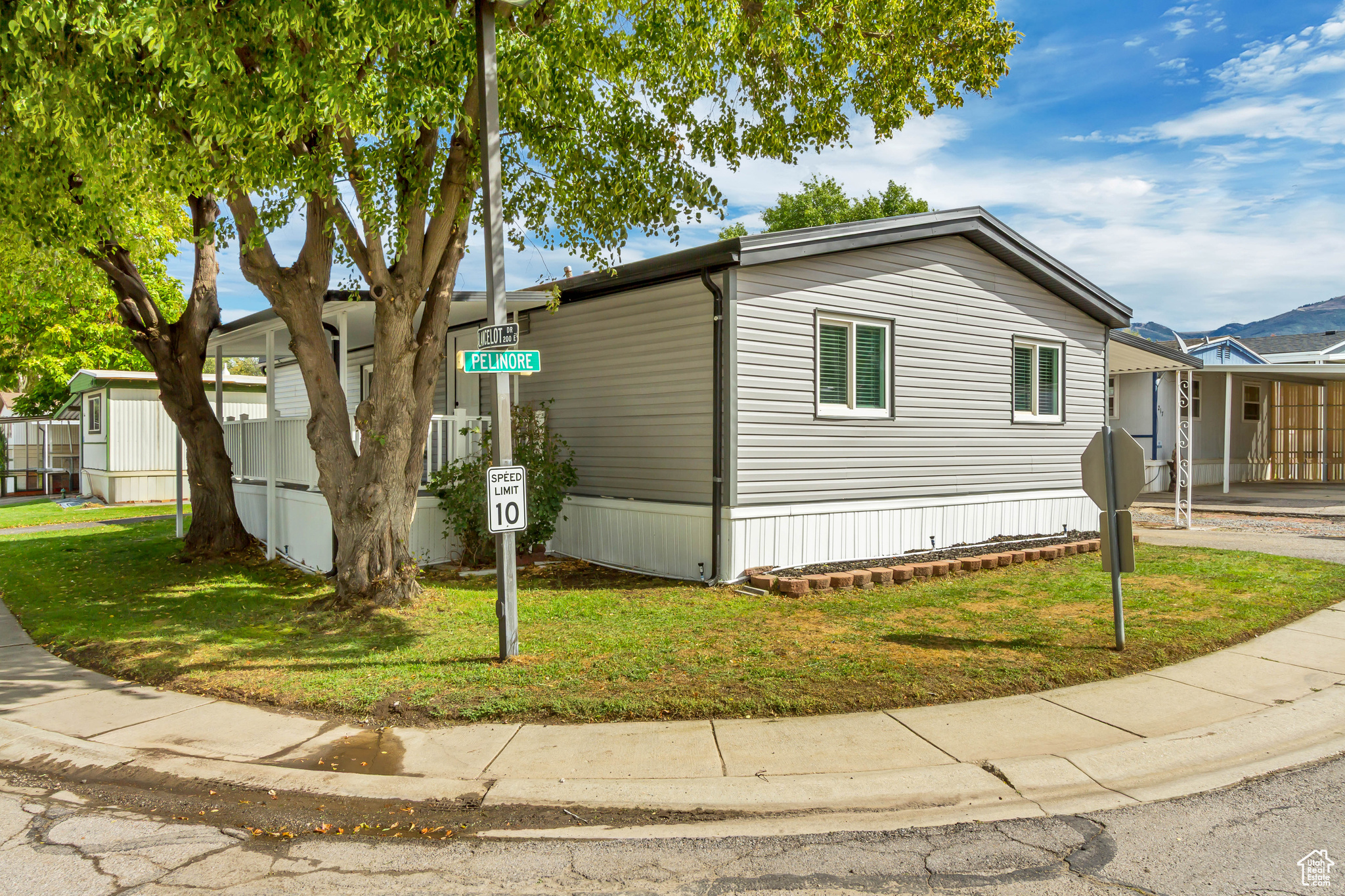 CAMELOT - Residential