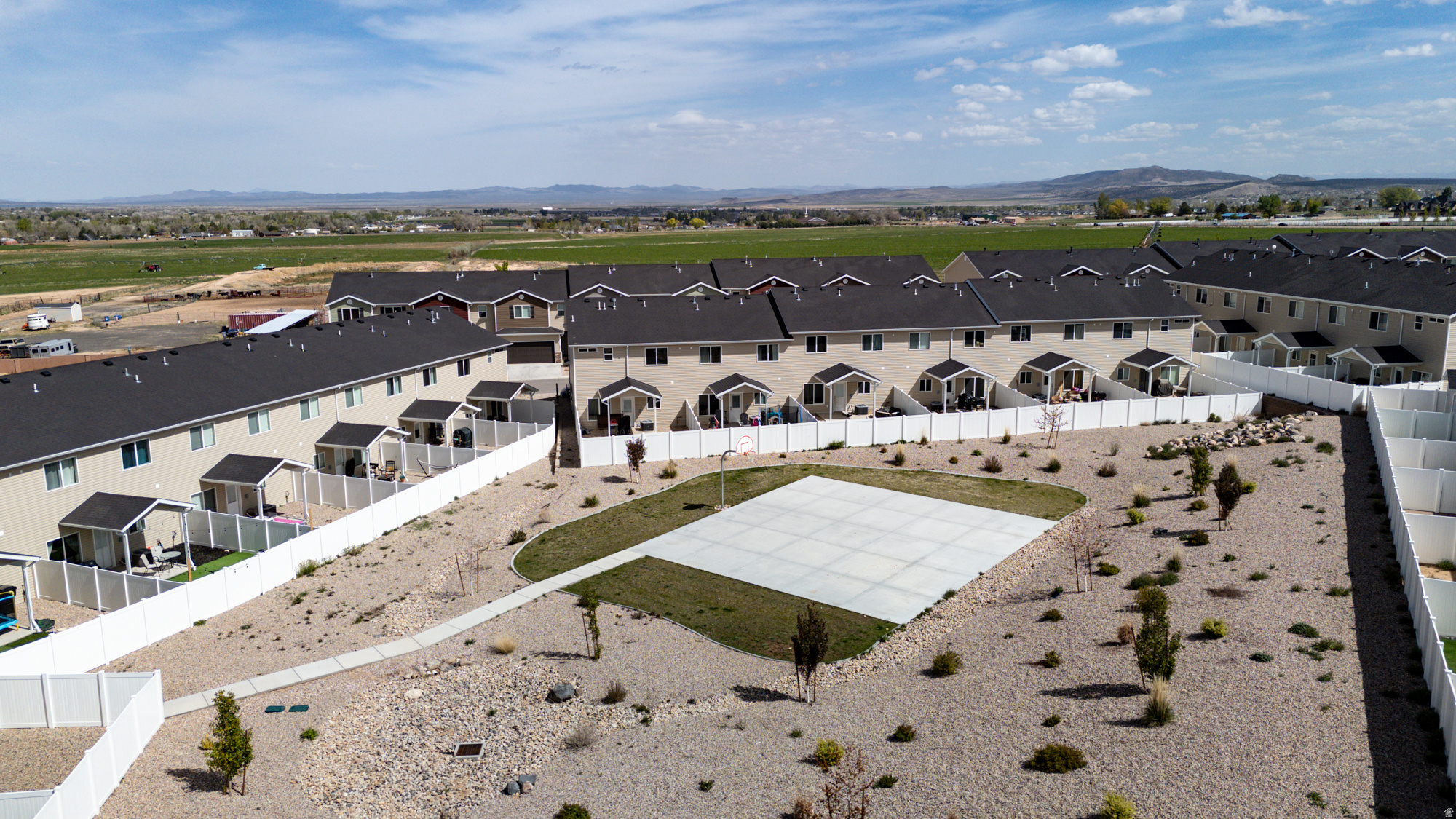 CEDAR BEND - Residential