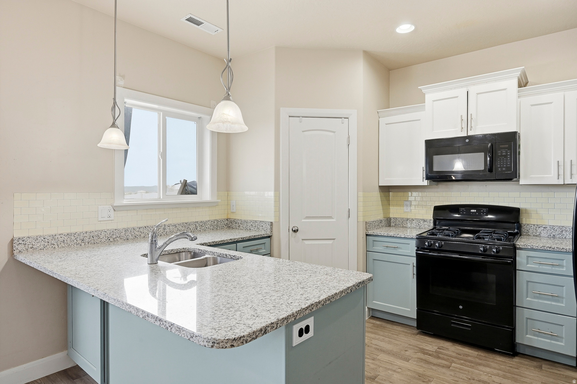 CEDAR BEND - Residential