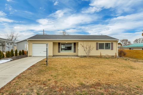 Photo of 6852 S MEADOW DR, Cottonwood Heights, UT 84121 (MLS # 2133871)