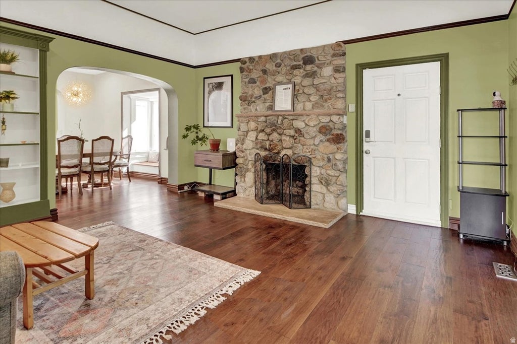Photo of 887 E 3RD AVE, Salt Lake City, UT 84103 (MLS # 2176044)