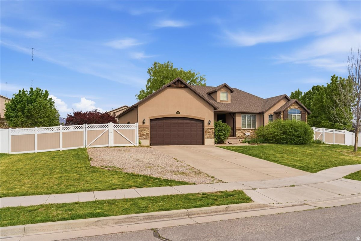 CLINTON HOMESTEAD - Residential