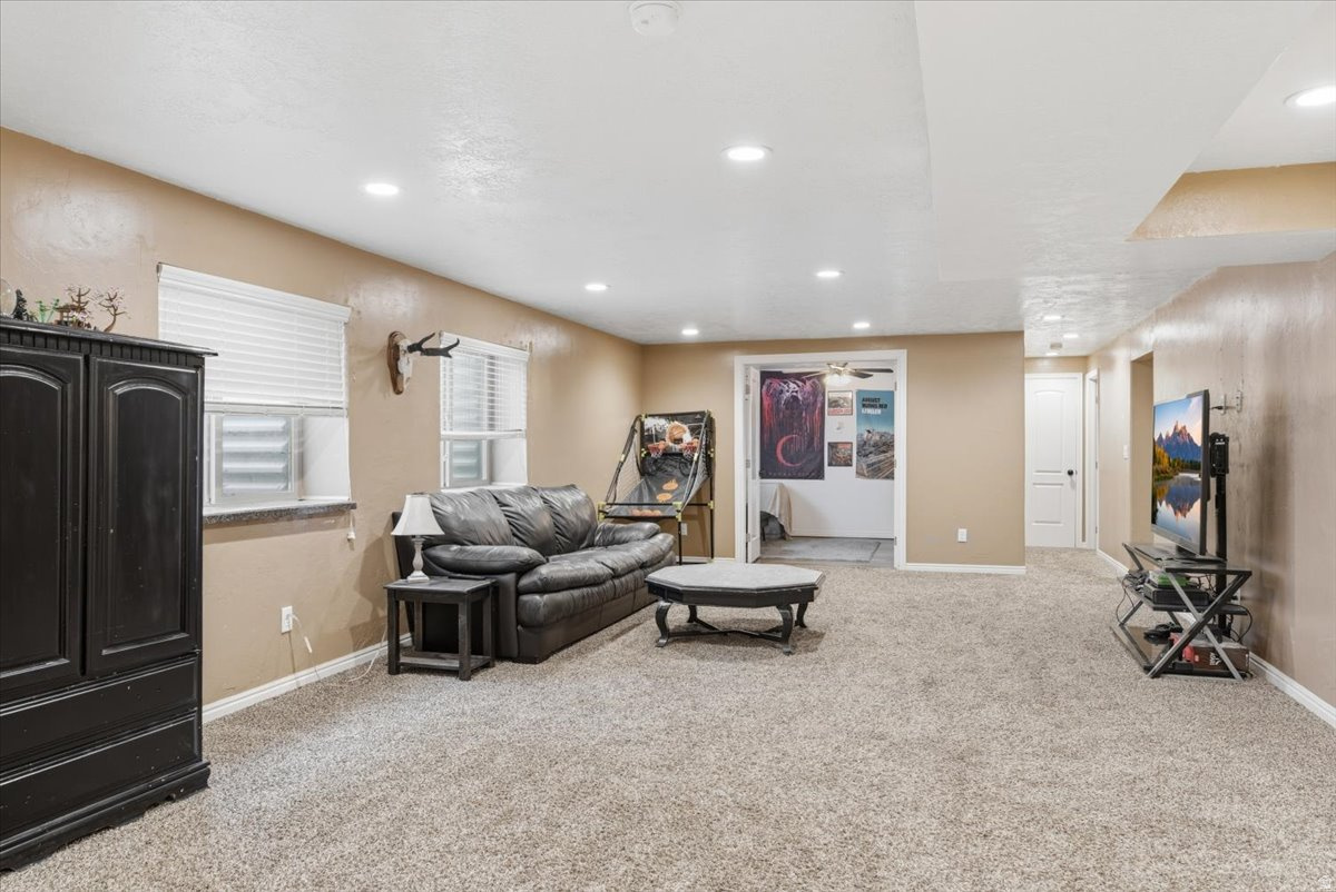 CLINTON HOMESTEAD - Residential