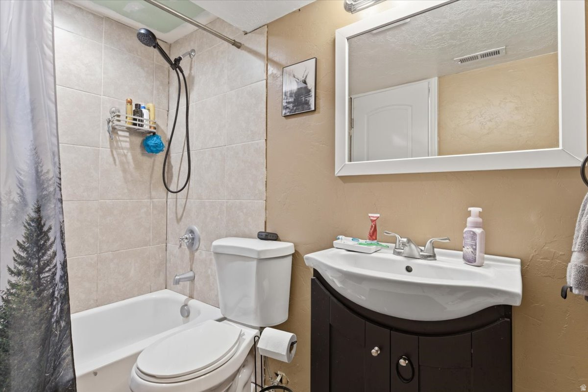 CLINTON HOMESTEAD - Residential