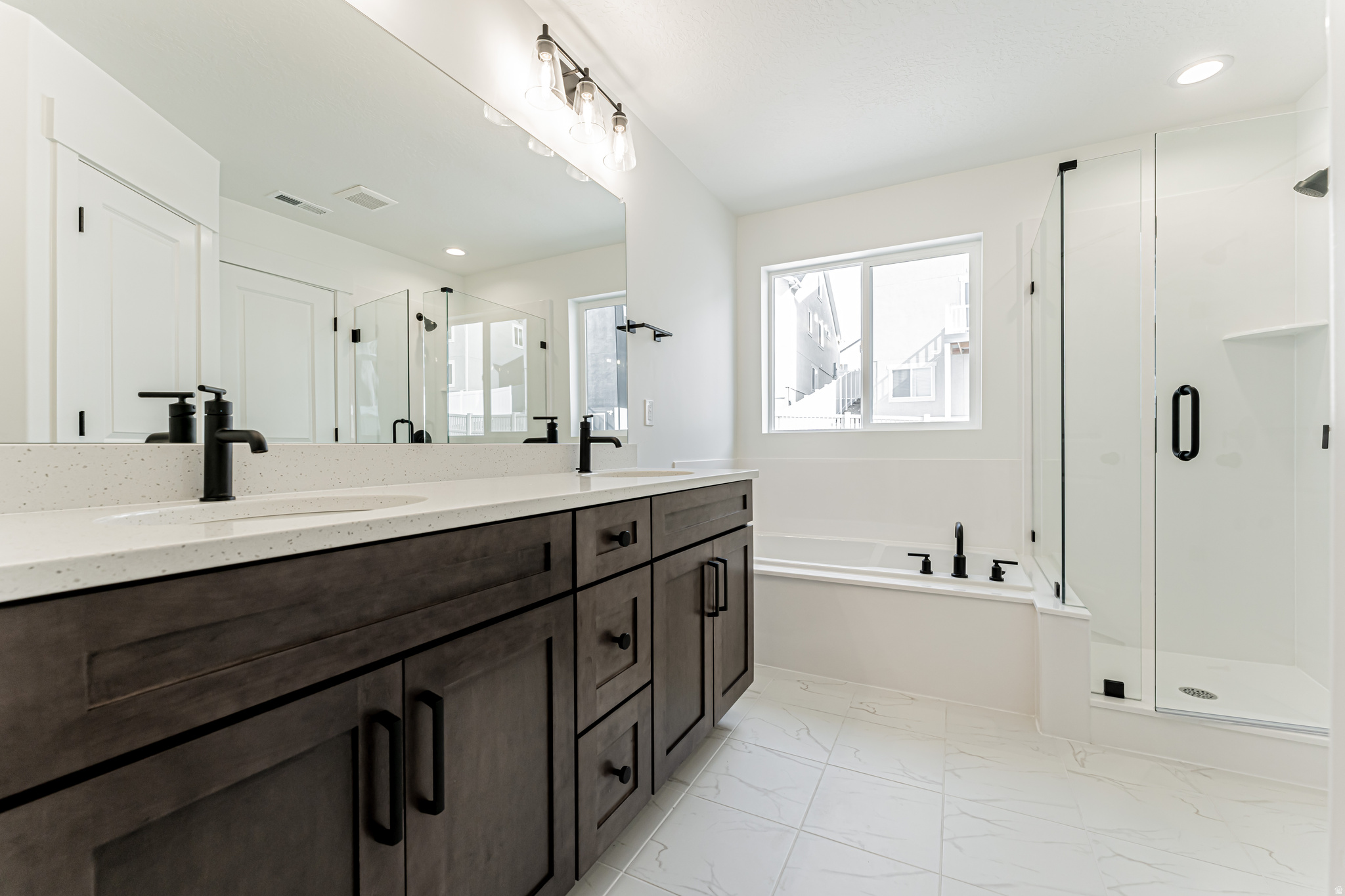 RIDGEHORNE - Residential