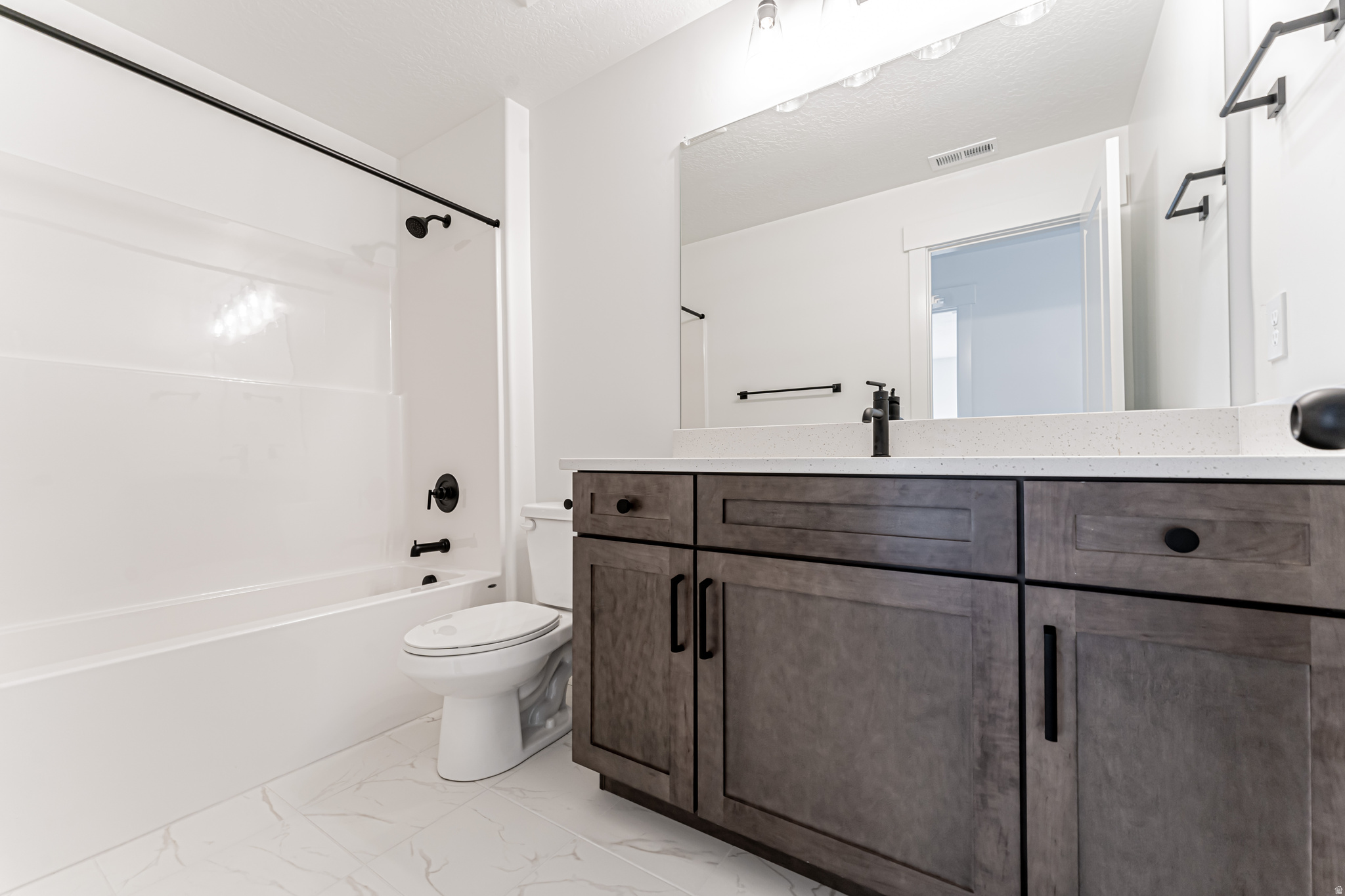 RIDGEHORNE - Residential