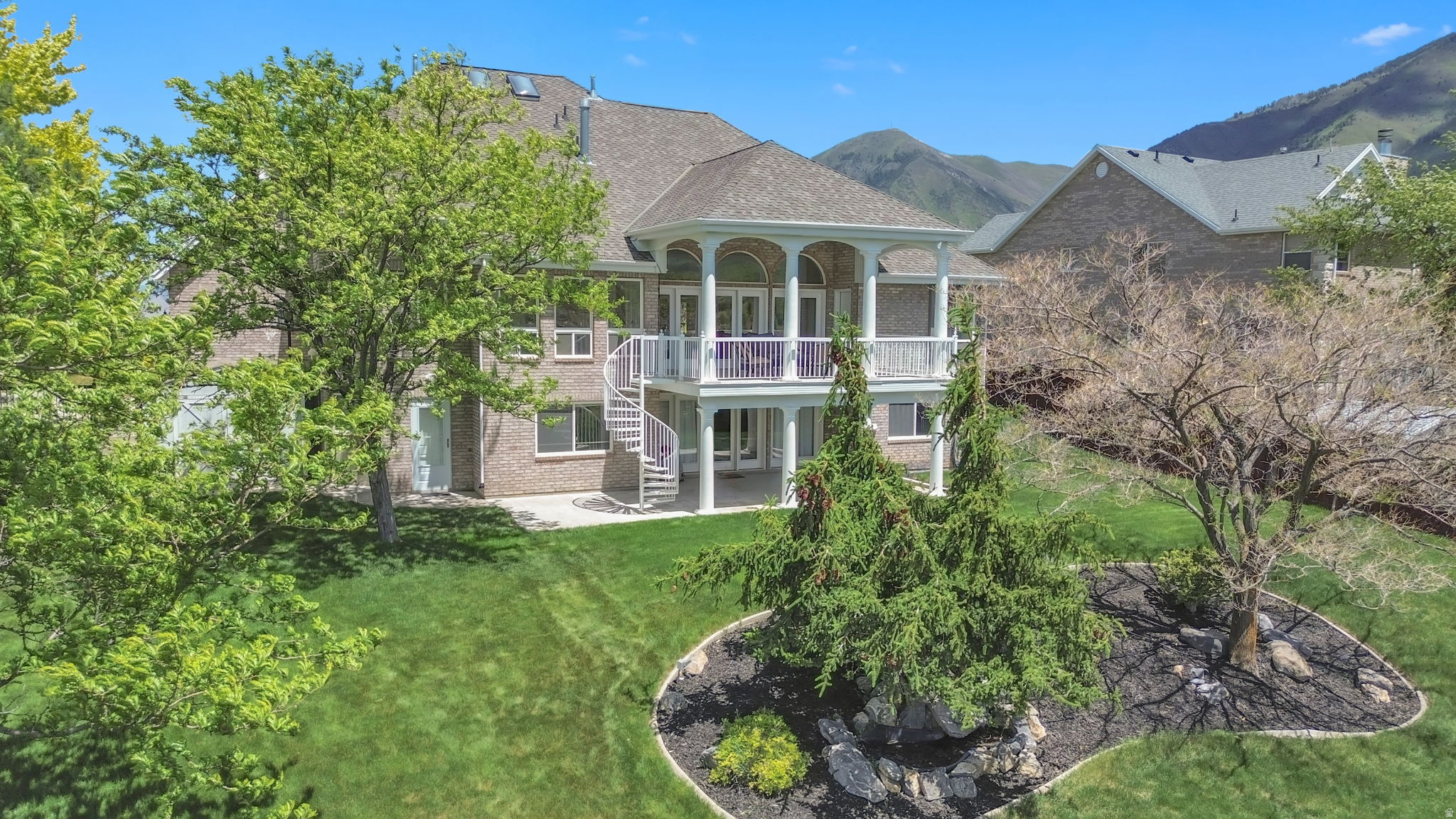 OAK BLUFF ESTATES - Residential