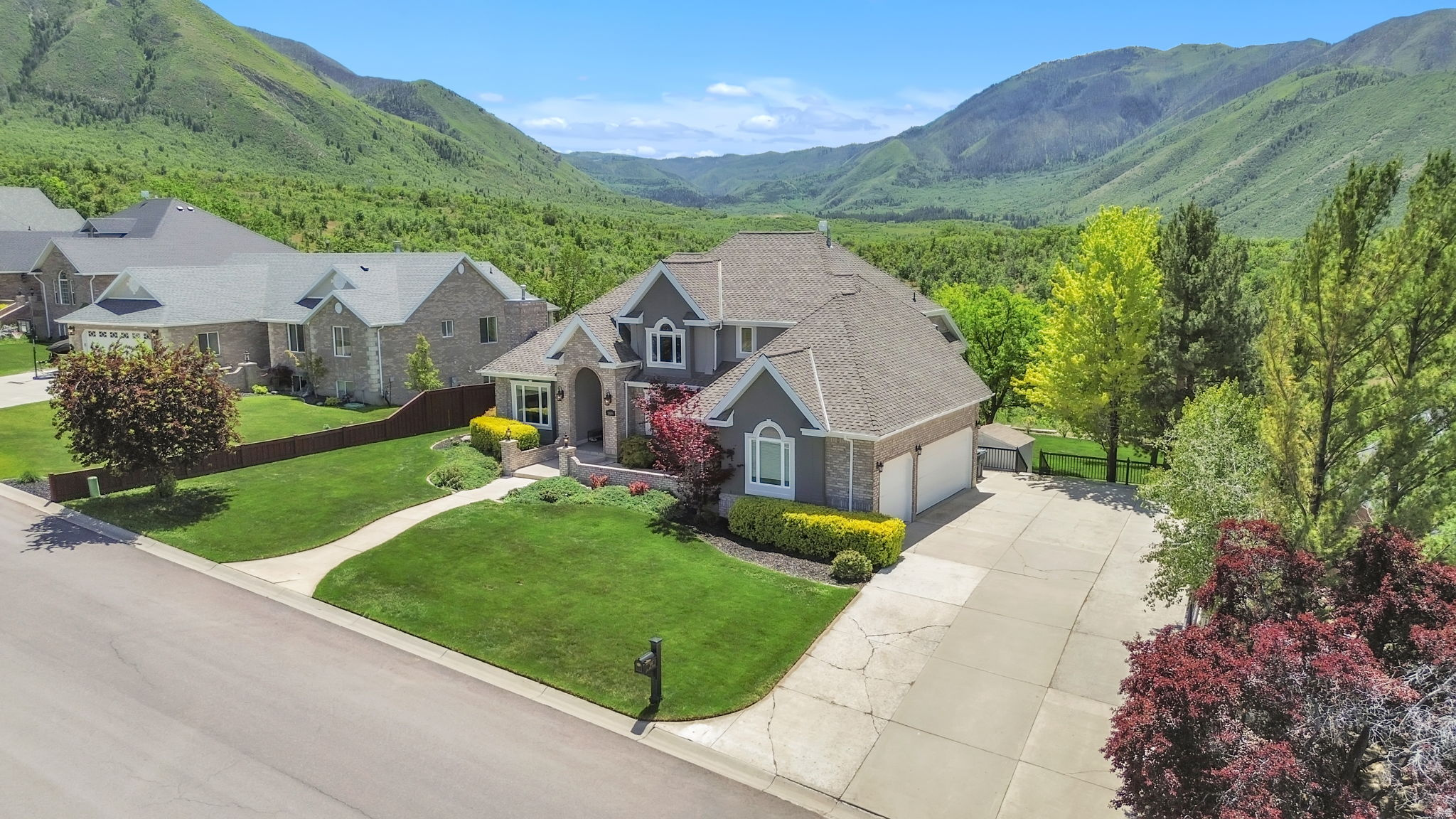OAK BLUFF ESTATES - Residential