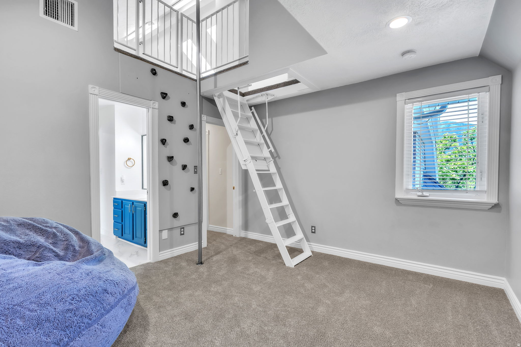 OAK BLUFF ESTATES - Residential