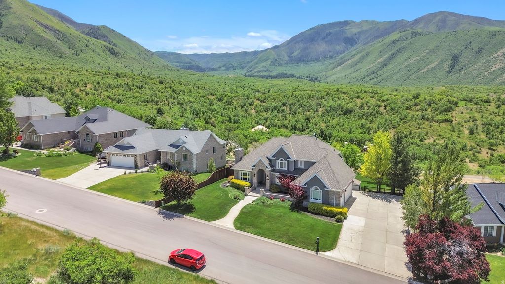 Photo of 209 W HIGH SIERRA DR, Elk Ridge, UT 84651 (MLS # 2161777)