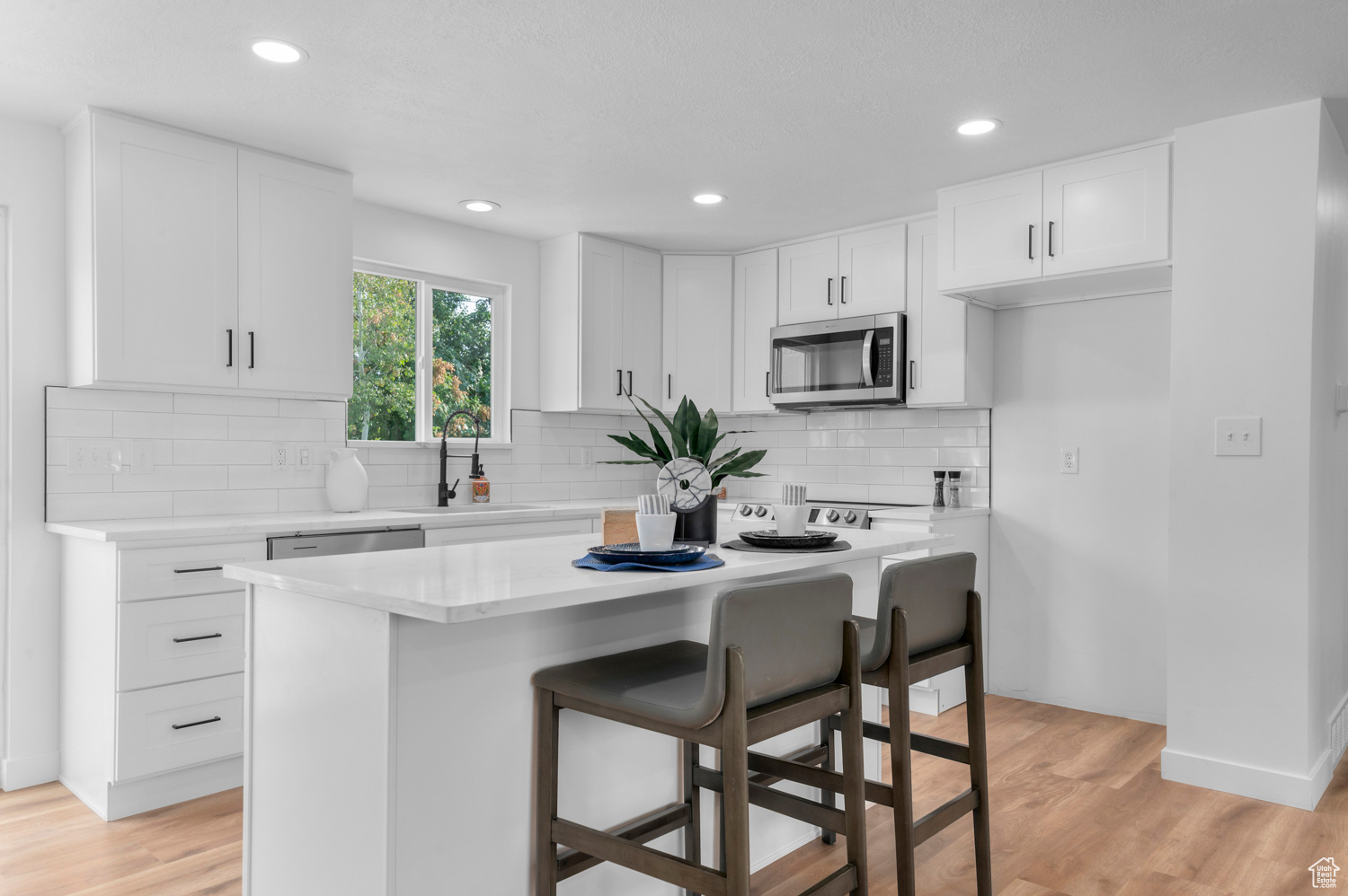 WHITE CITY - Residential