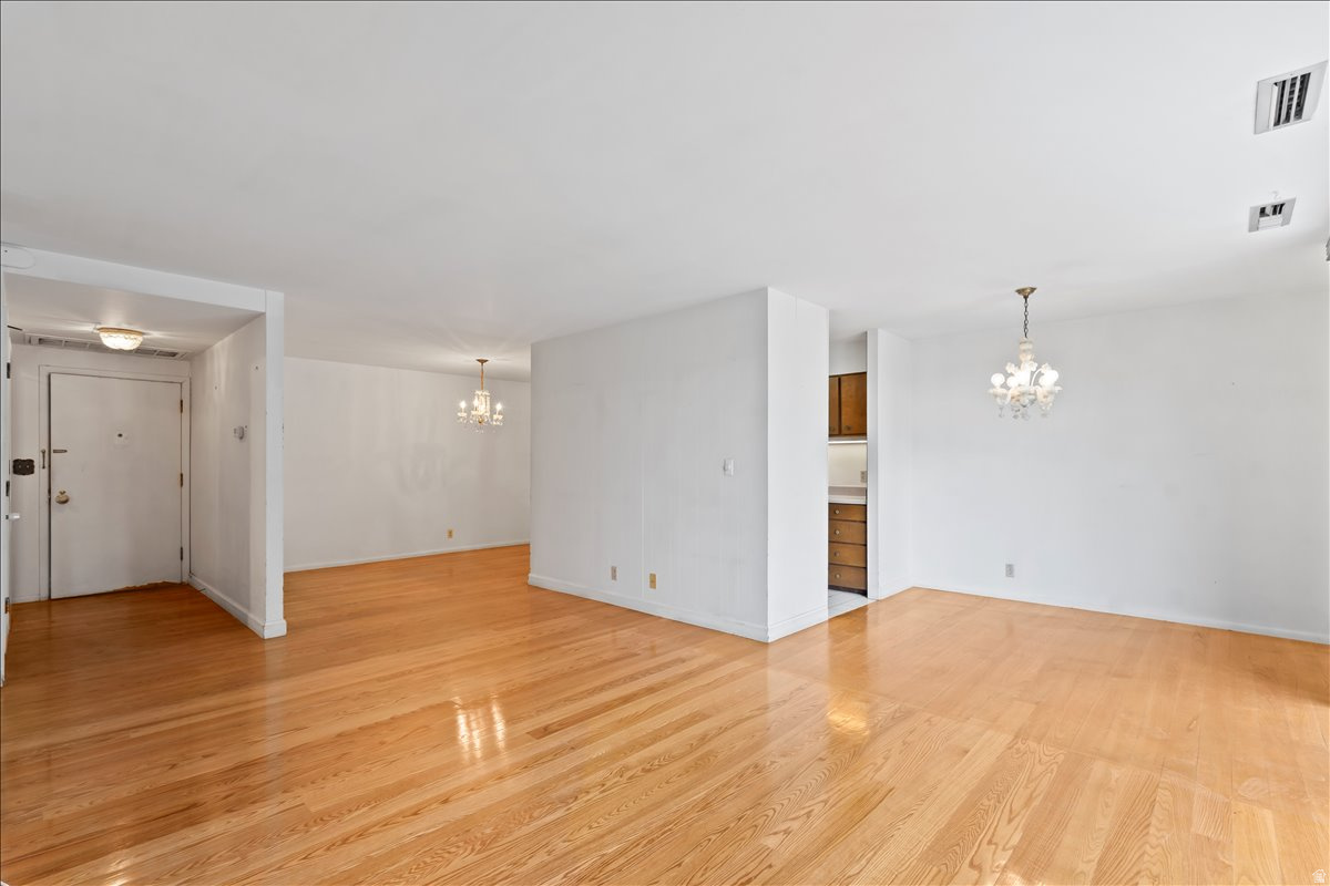 BONEVILLE TOWERS - Residential