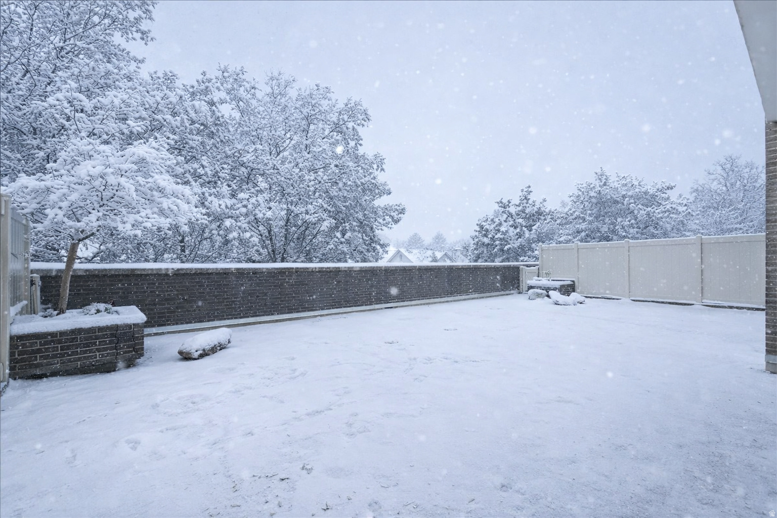 BONEVILLE TOWERS - Residential