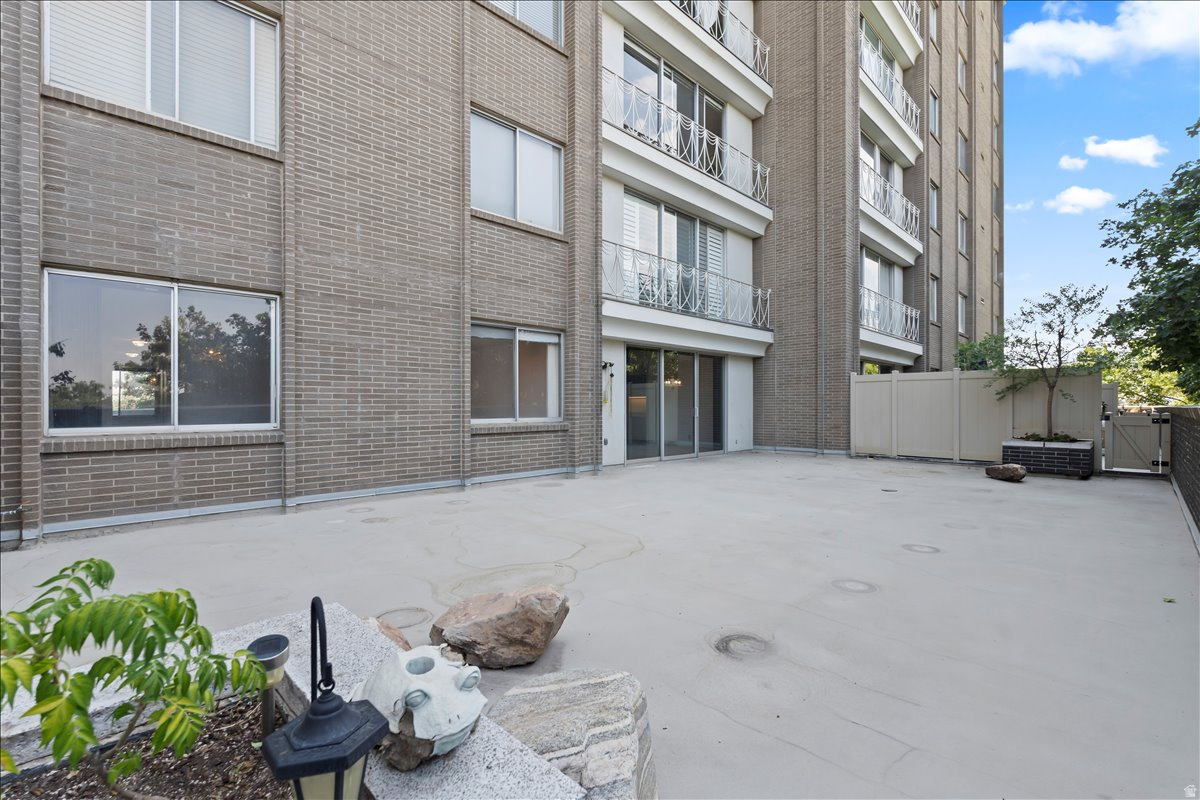 BONEVILLE TOWERS - Residential