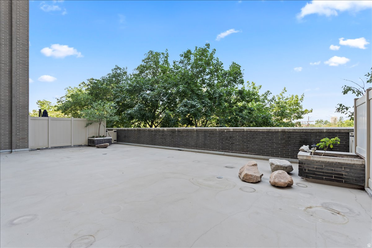 BONEVILLE TOWERS - Residential