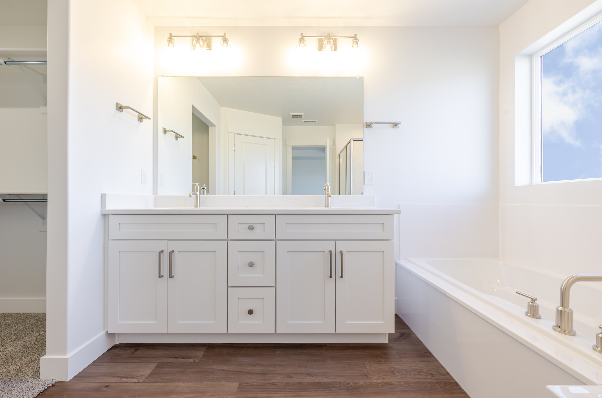 ROSE RANCH - Residential
