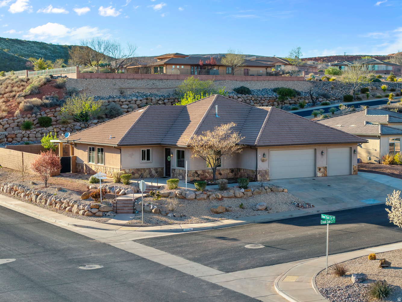 CRIMSON VIEW - Residential