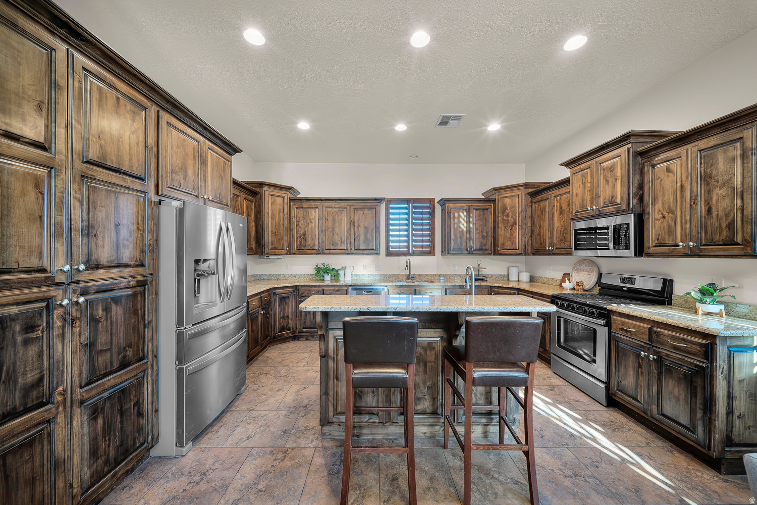 CRIMSON VIEW - Residential