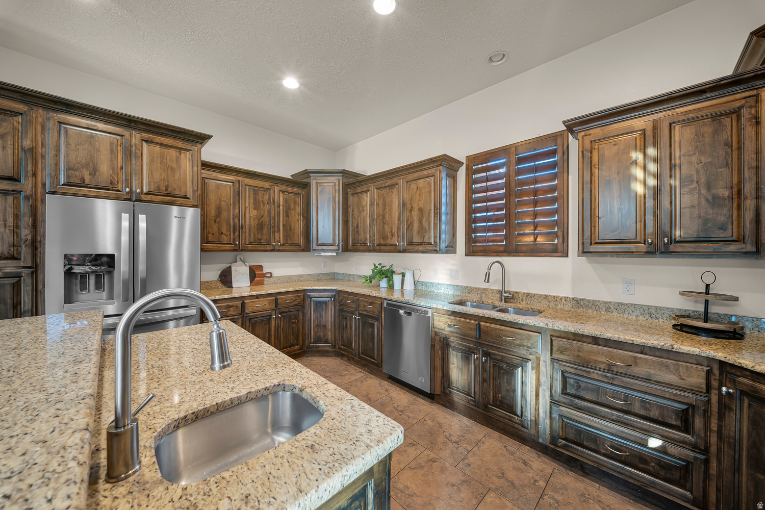 CRIMSON VIEW - Residential