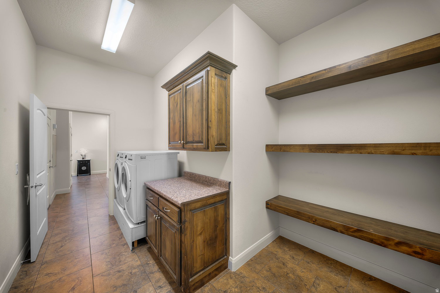 CRIMSON VIEW - Residential