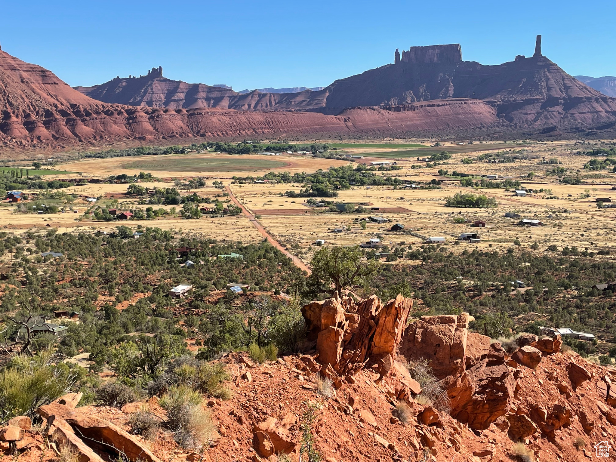 CASTLE VALLEY RIVER RANCHOS - Land