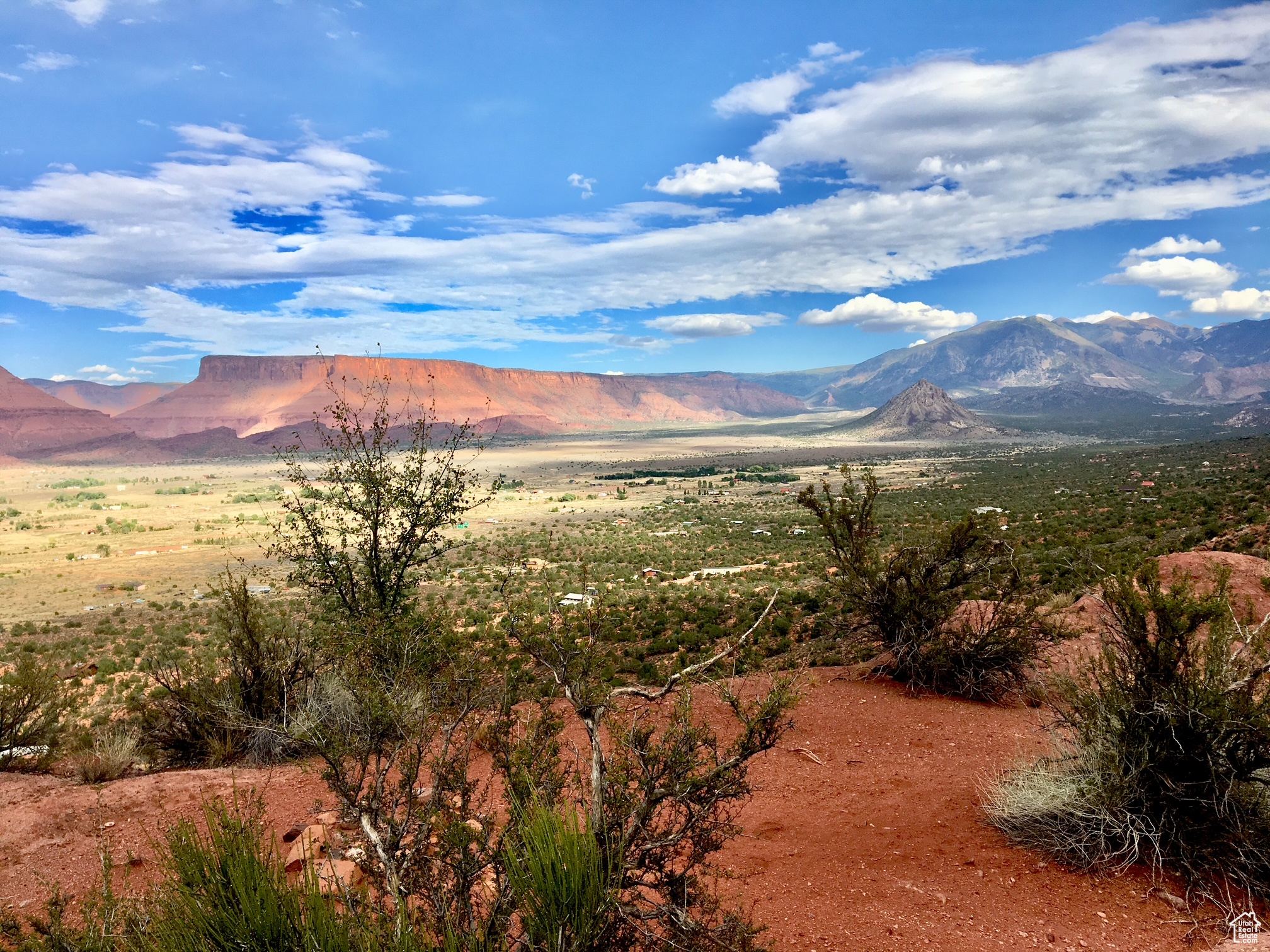 CASTLE VALLEY RIVER RANCHOS - Land