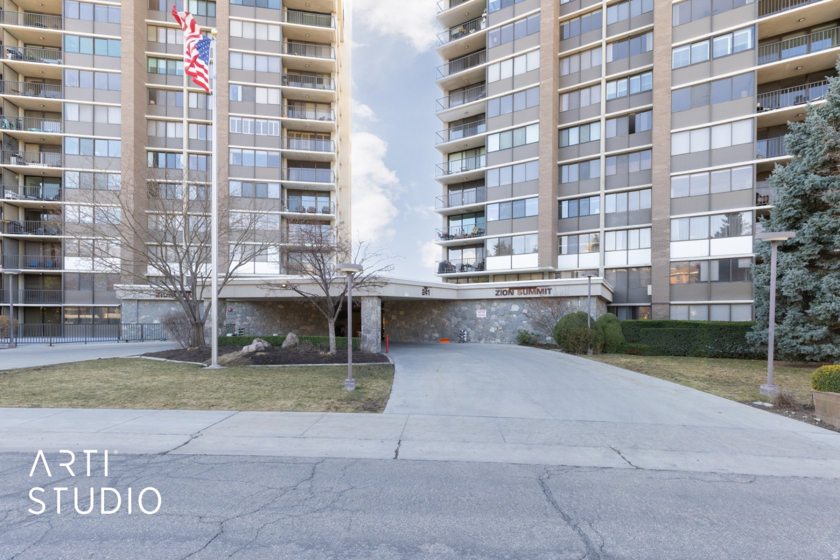 ZION SUMMIT - Residential