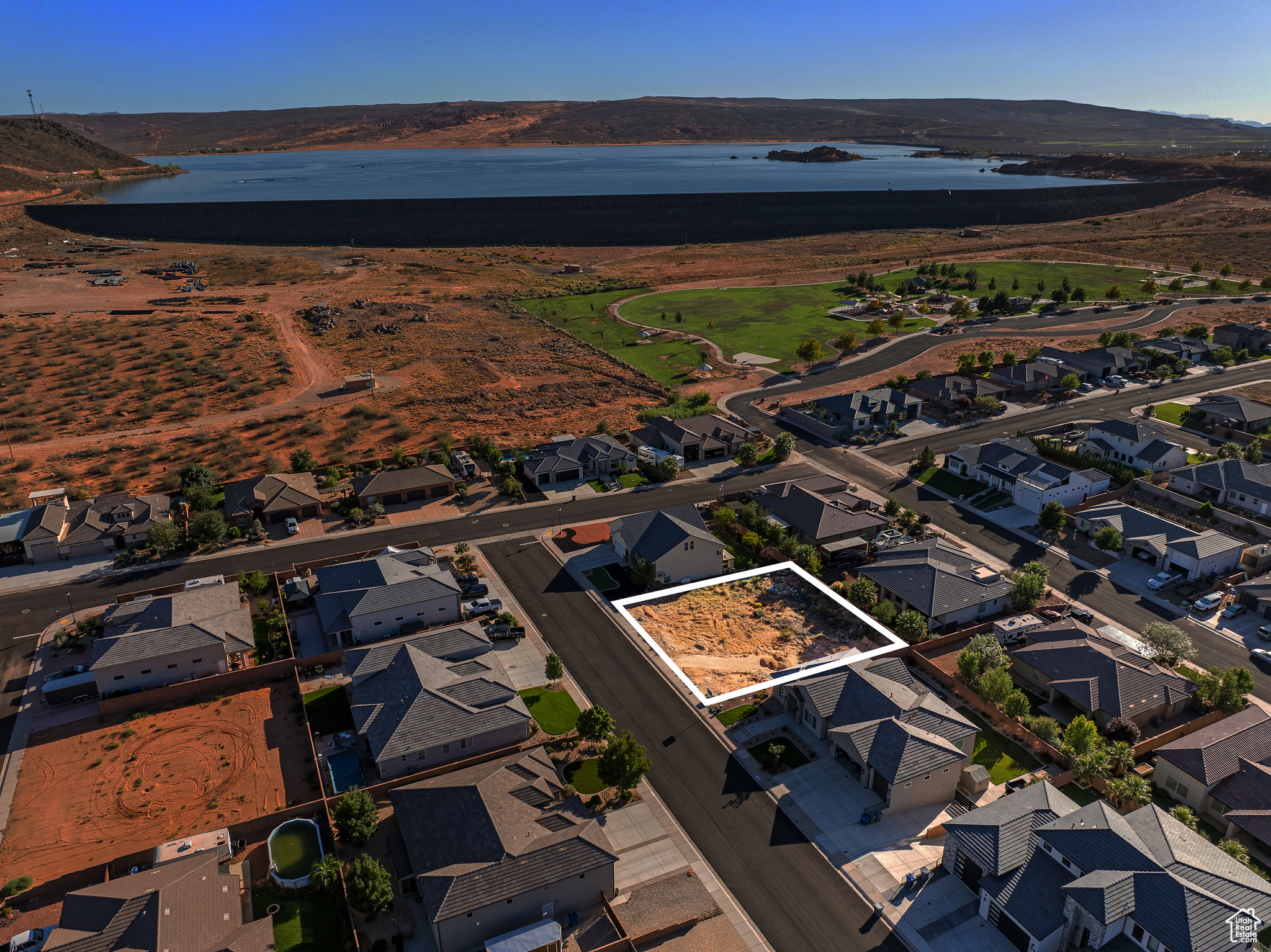 DIXIE SPRINGS - Land