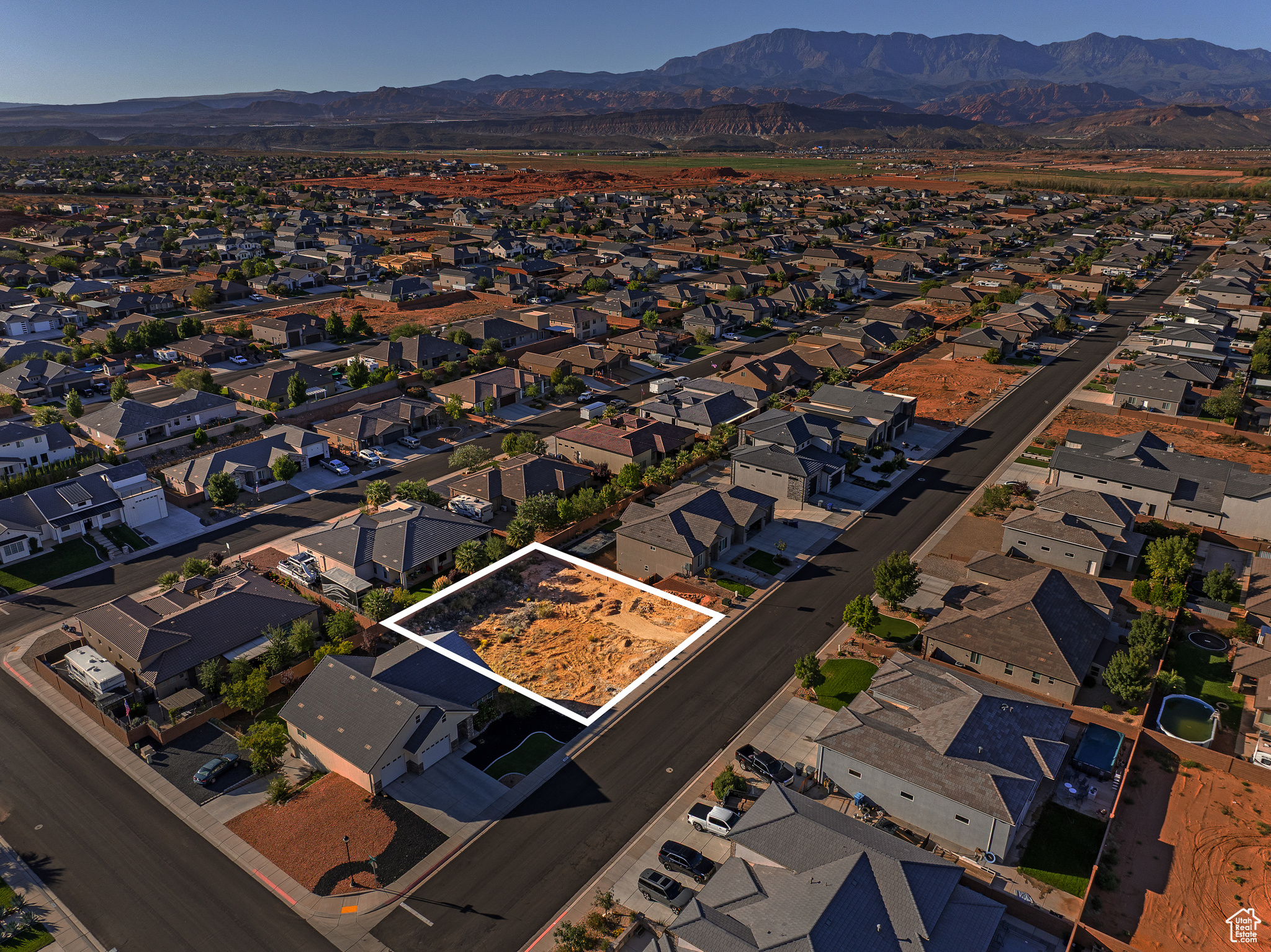 DIXIE SPRINGS - Land