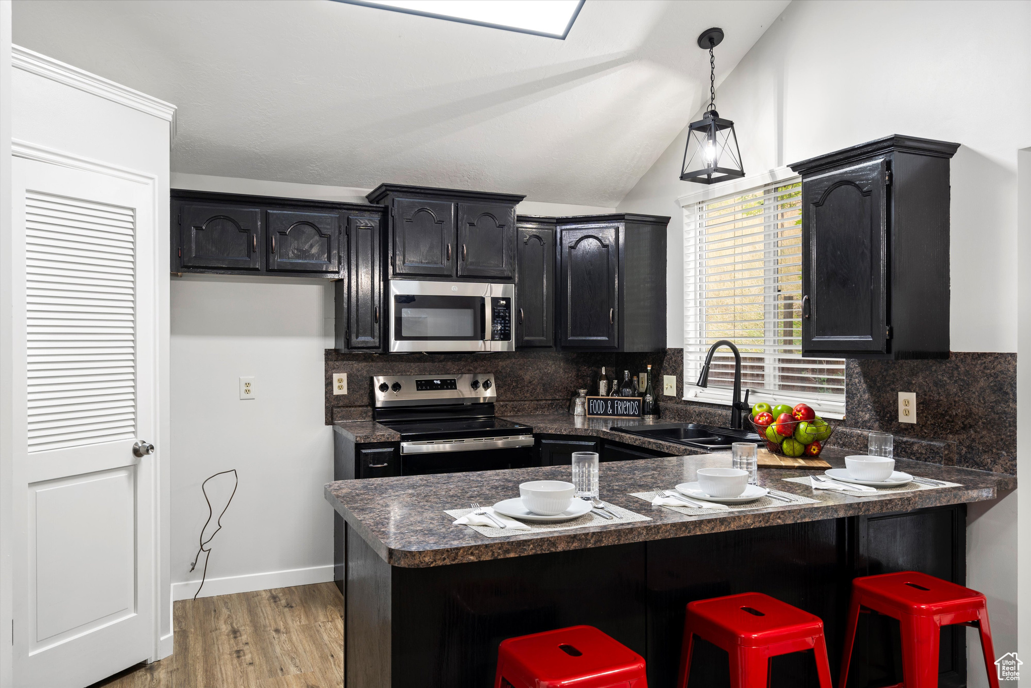 SUNNYSIDE MANOR - Residential