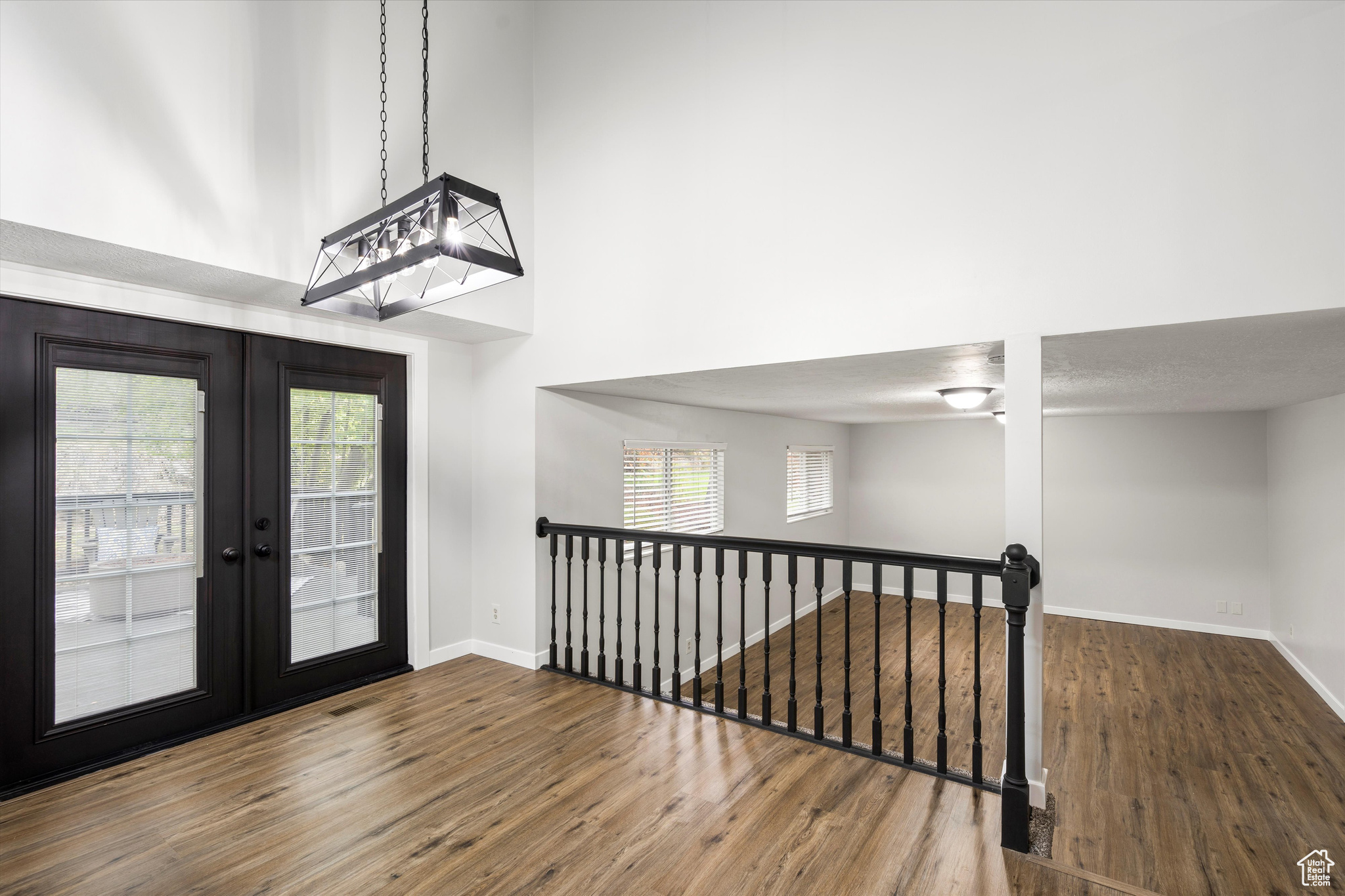 SUNNYSIDE MANOR - Residential