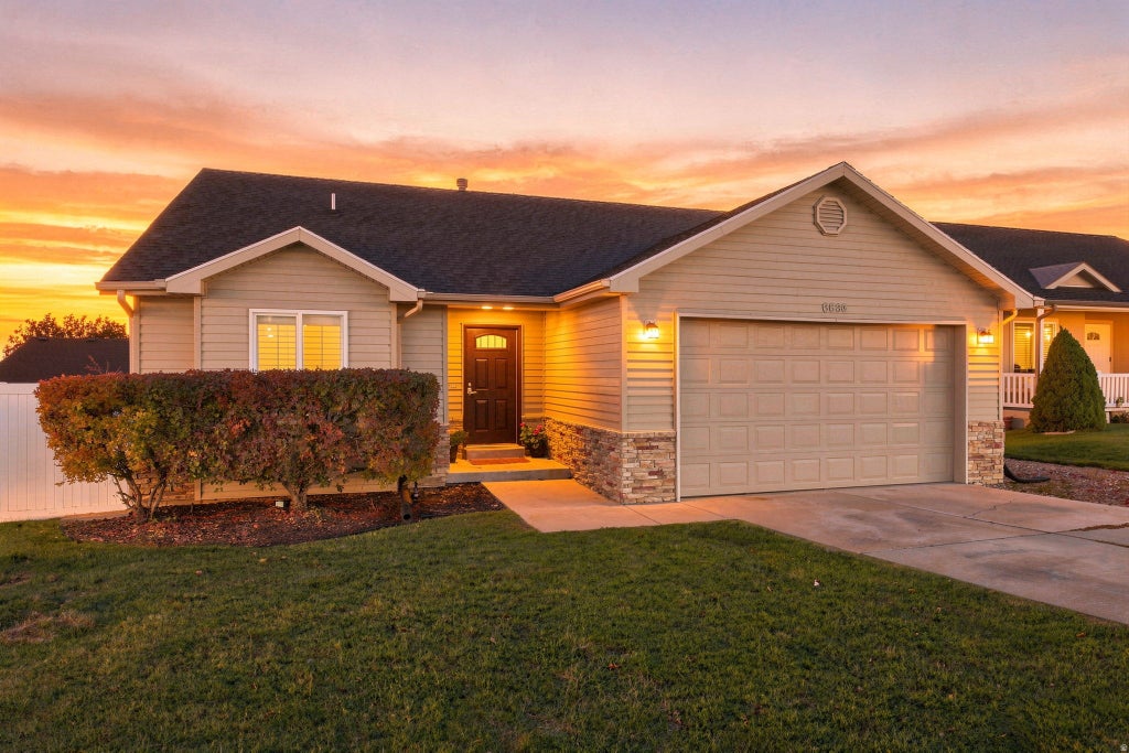 Photo of 8533 S SUNRISE OAK DR, West Jordan, UT 84081 (MLS # 2185824)