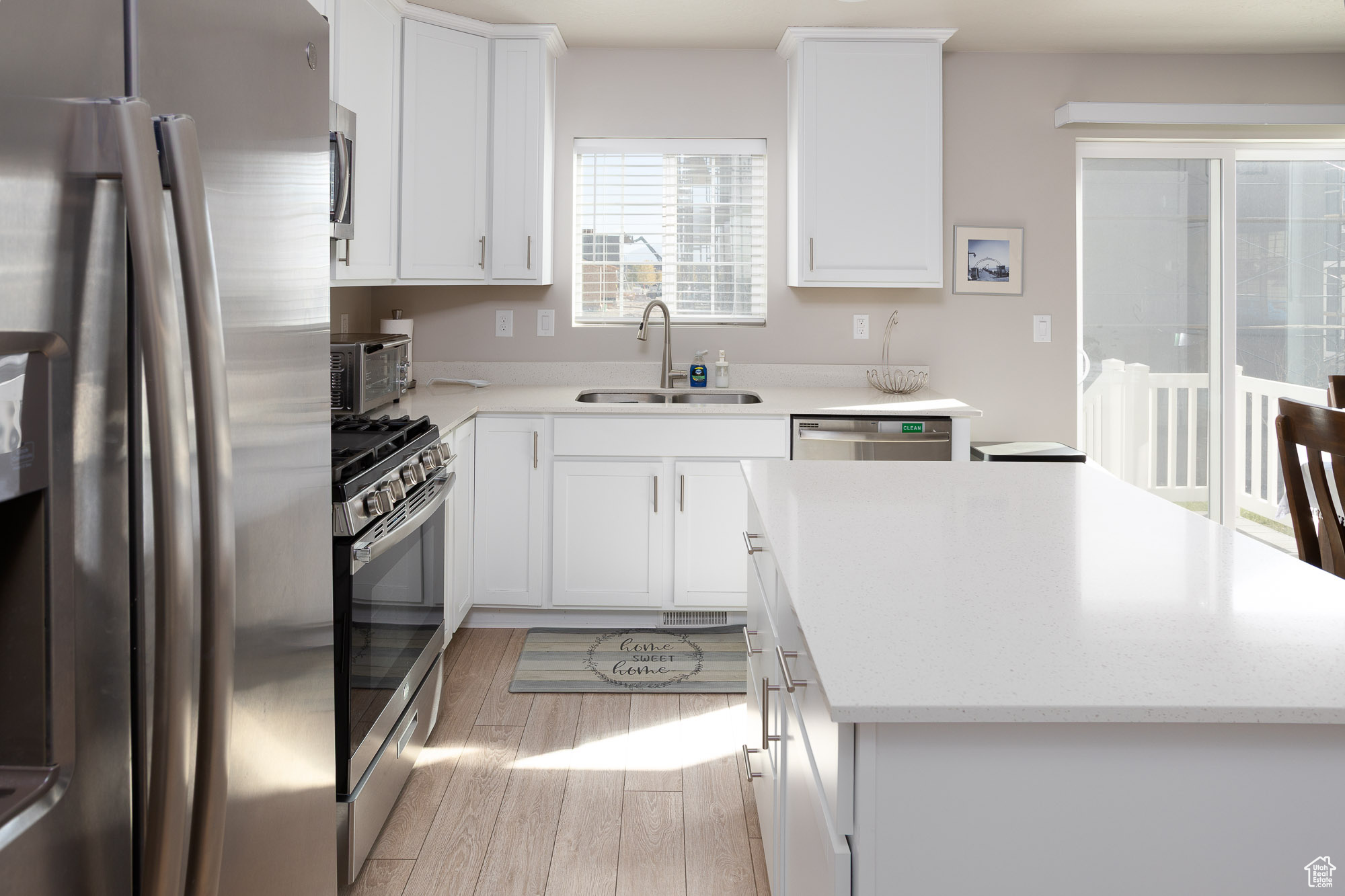 BROADVIEW SHORES - Residential