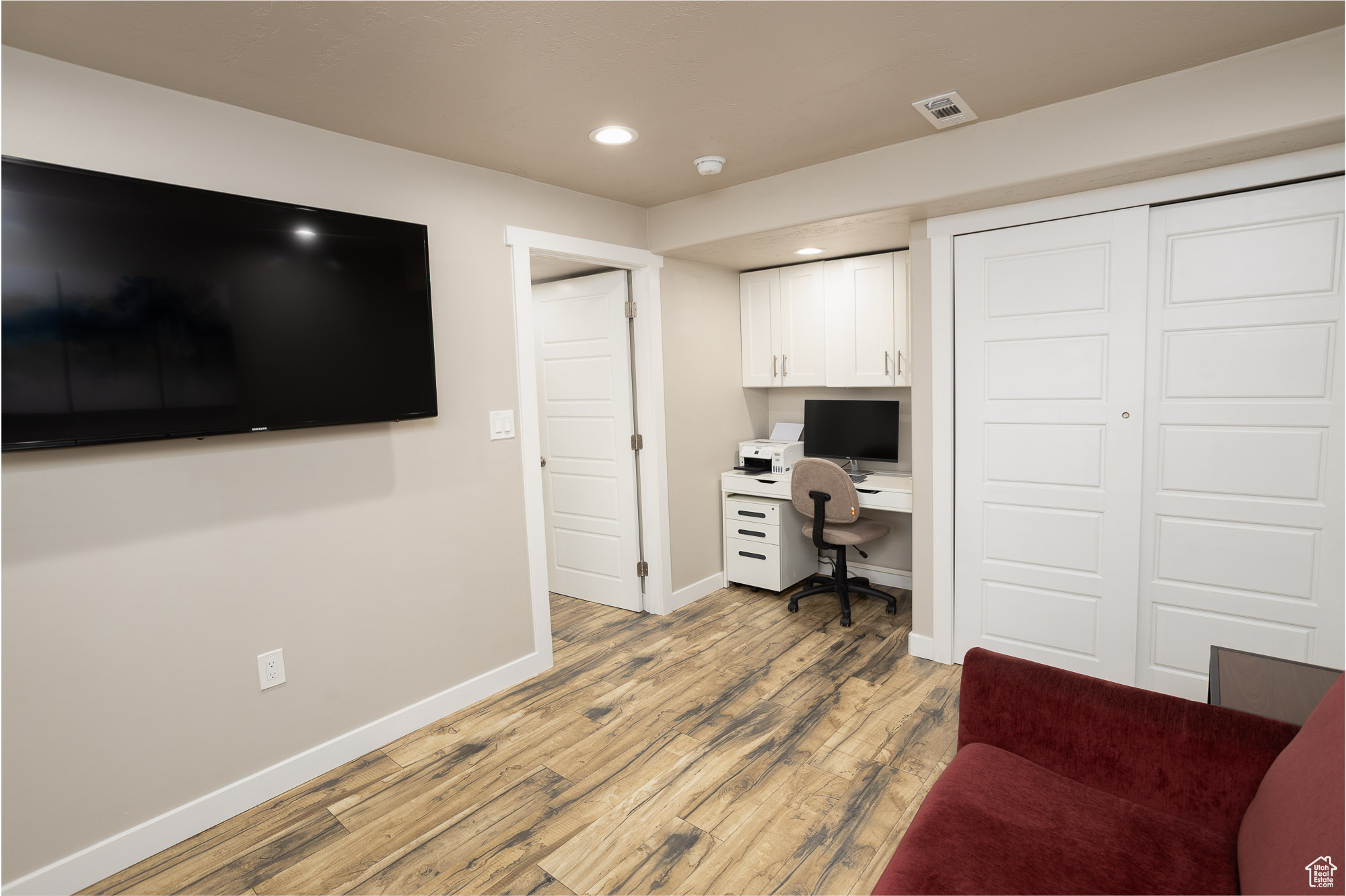 BROADVIEW SHORES - Residential