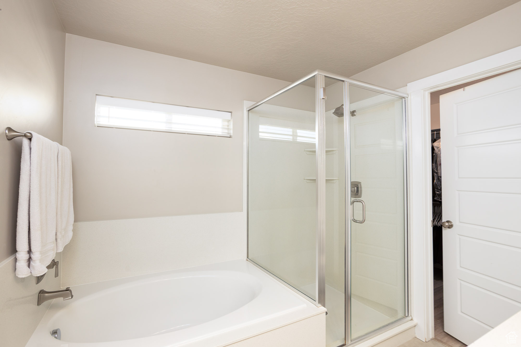 BROADVIEW SHORES - Residential