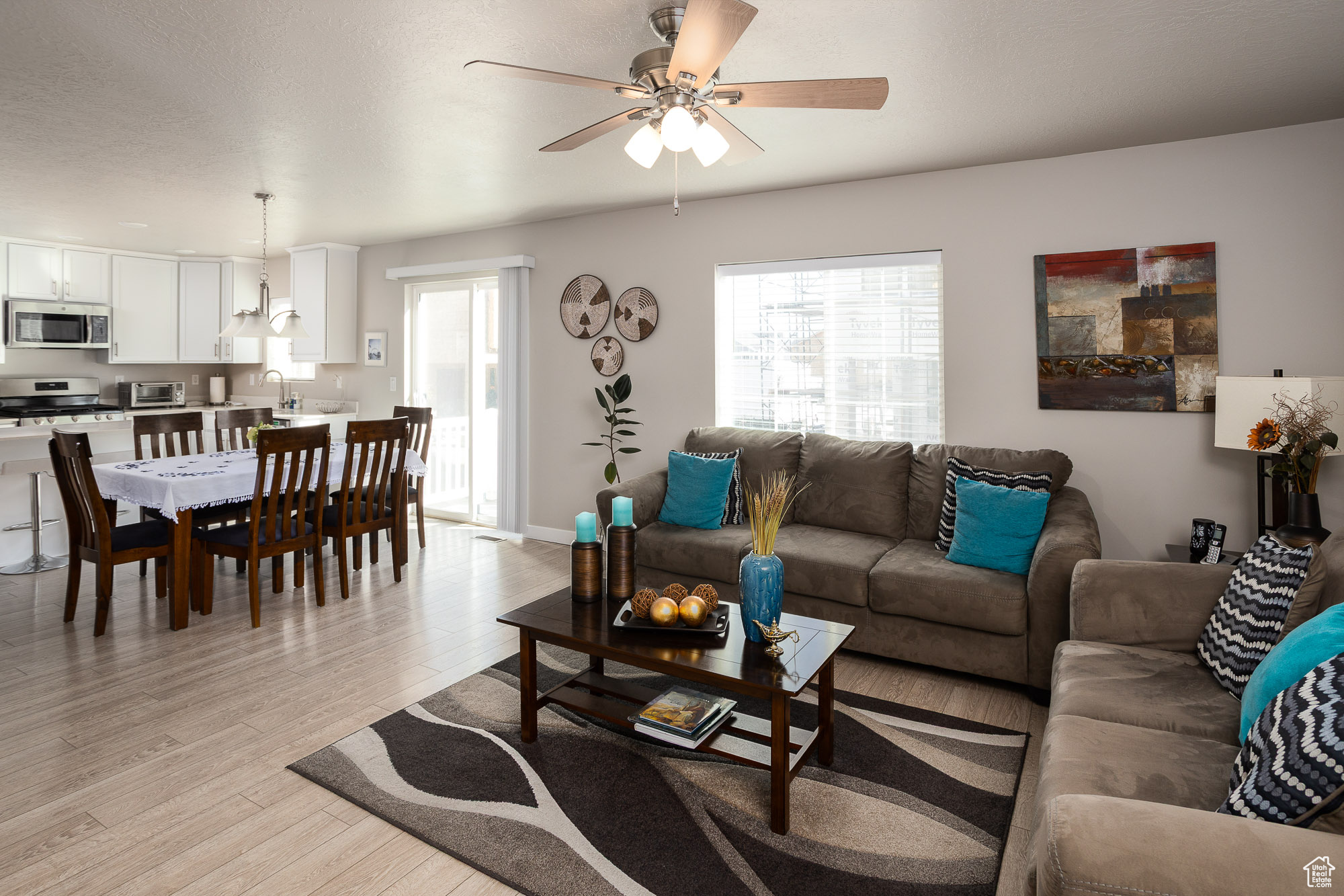 BROADVIEW SHORES - Residential