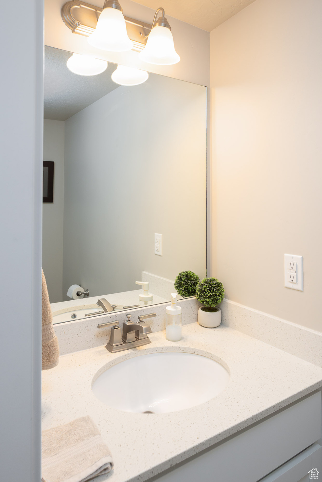 BROADVIEW SHORES - Residential