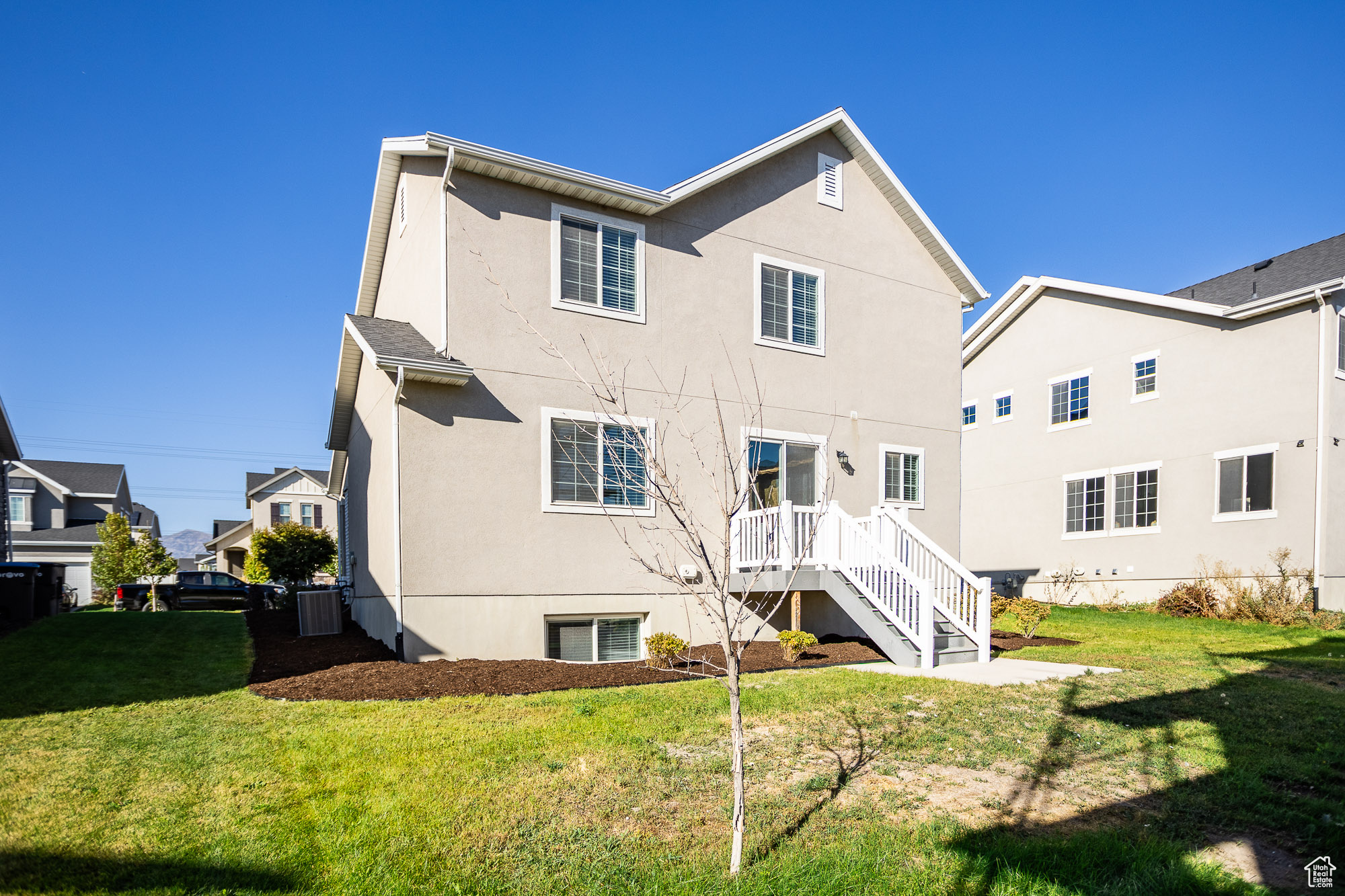 BROADVIEW SHORES - Residential