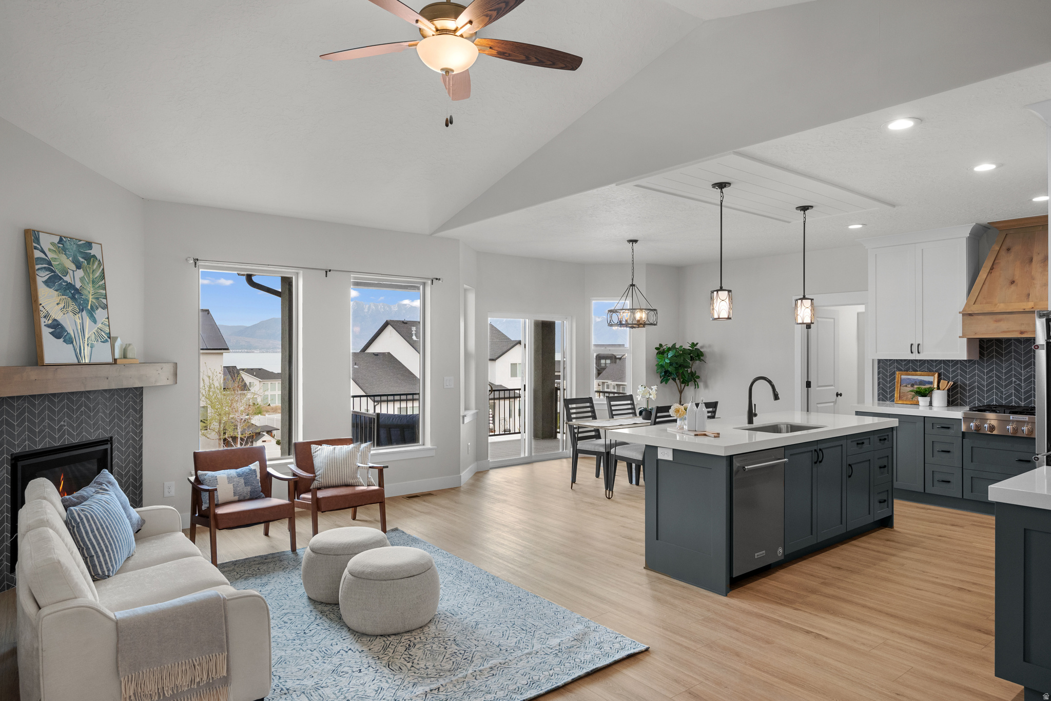 CATALINA BAY - Residential