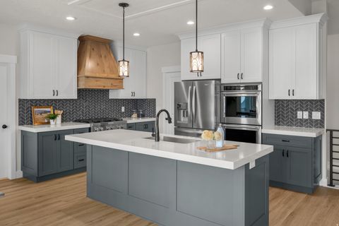 Tiny photo for 3638 S GARIBALDI WAY, Saratoga Springs, UT 84045 (MLS # 2147419)