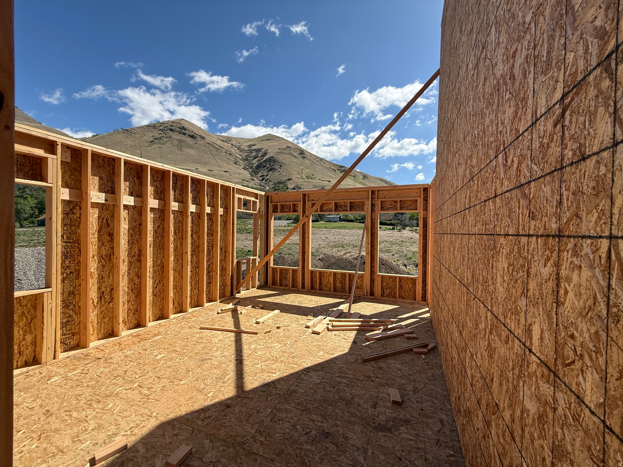 WHISPER HOLLOW - Residential