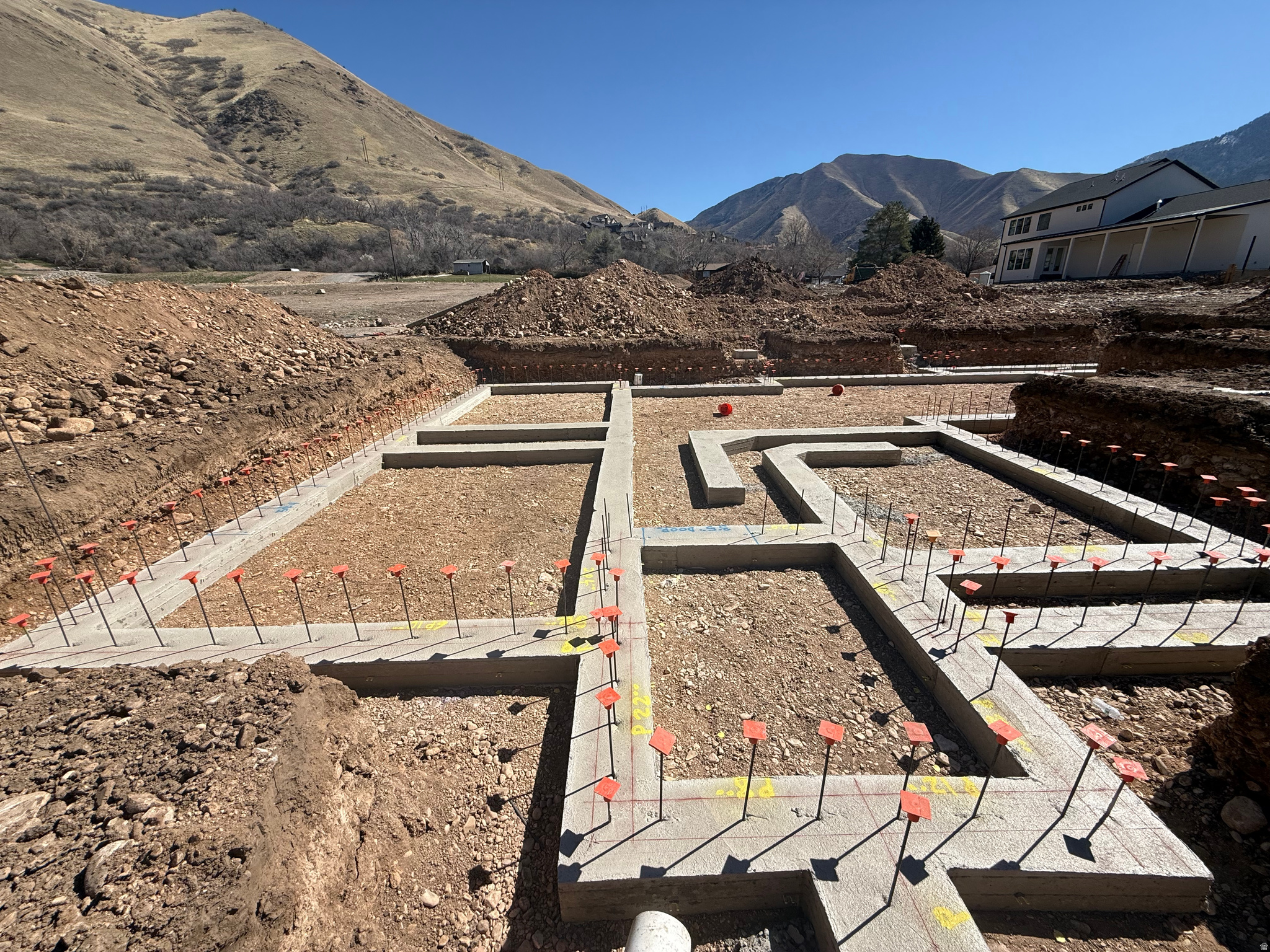 WHISPER HOLLOW - Residential